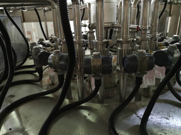 美国控制涡轮综合好色在桶装水定量灌装机中的应用